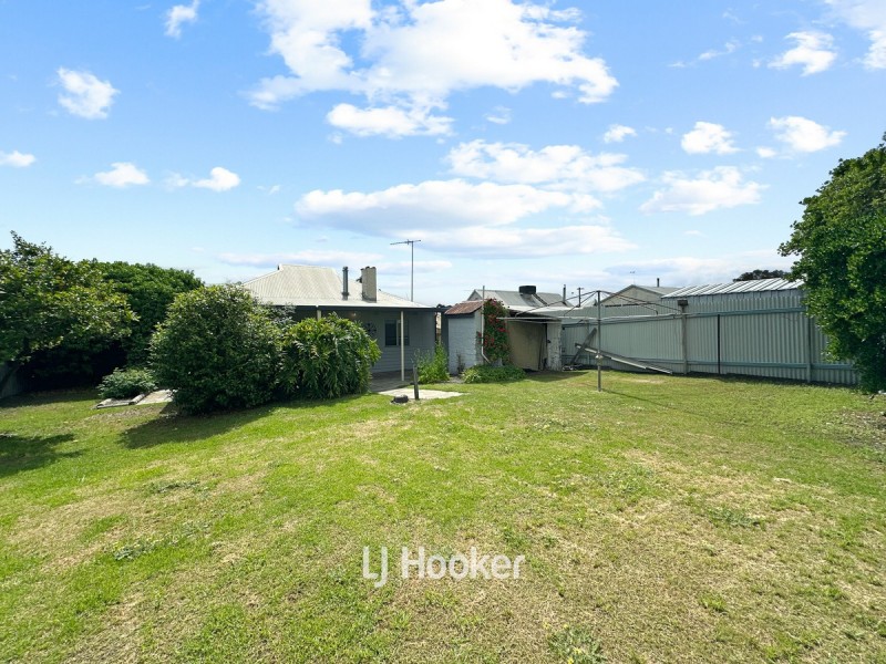 2 Holmes Street, Collie WA 6225