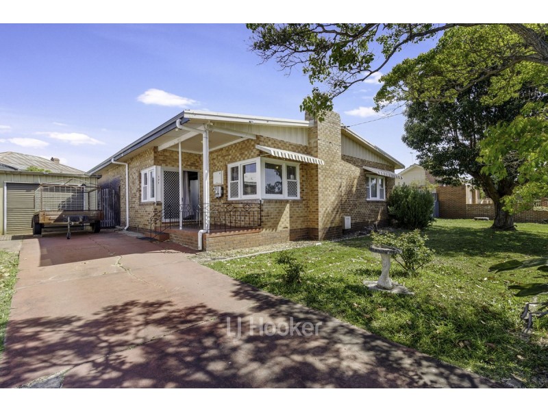 171 Clarke Street East, Carey Park WA 6230