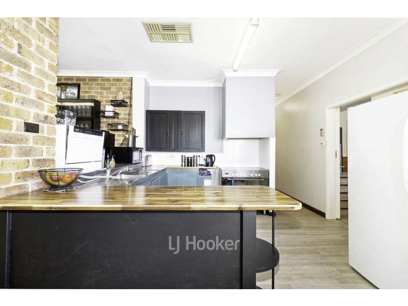 171 Clarke Street East, Carey Park WA 6230