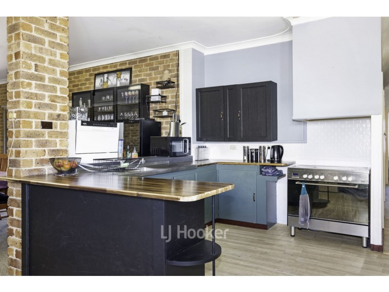 171 Clarke Street East, Carey Park WA 6230