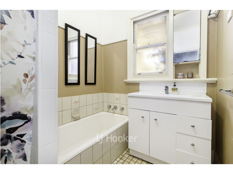 171 Clarke Street East, Carey Park WA 6230