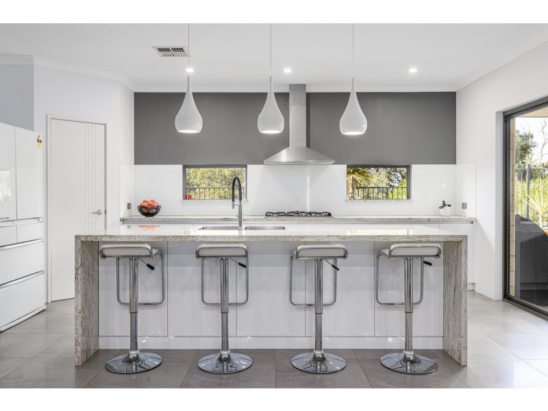 19 Milligan Avenue, Australind WA 6233