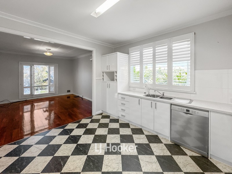 13 Moolyeen Road, Carey Park WA 6230