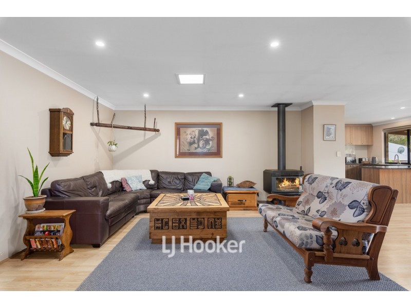 15 Shier Rise, Burekup WA 6227