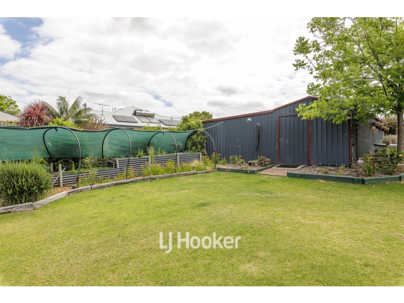 15 Shier Rise, Burekup WA 6227