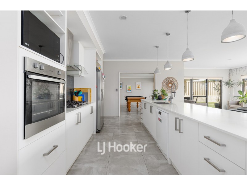 76 Hazelgrove Crecent, Millbridge WA 6232