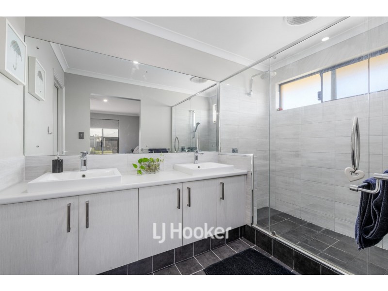 76 Hazelgrove Crecent, Millbridge WA 6232