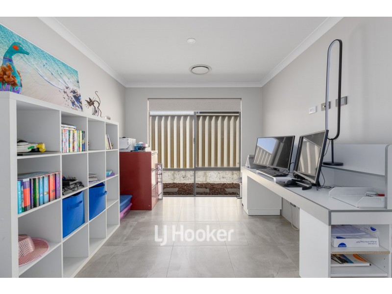 76 Hazelgrove Crecent, Millbridge WA 6232