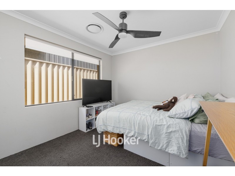 76 Hazelgrove Crecent, Millbridge WA 6232