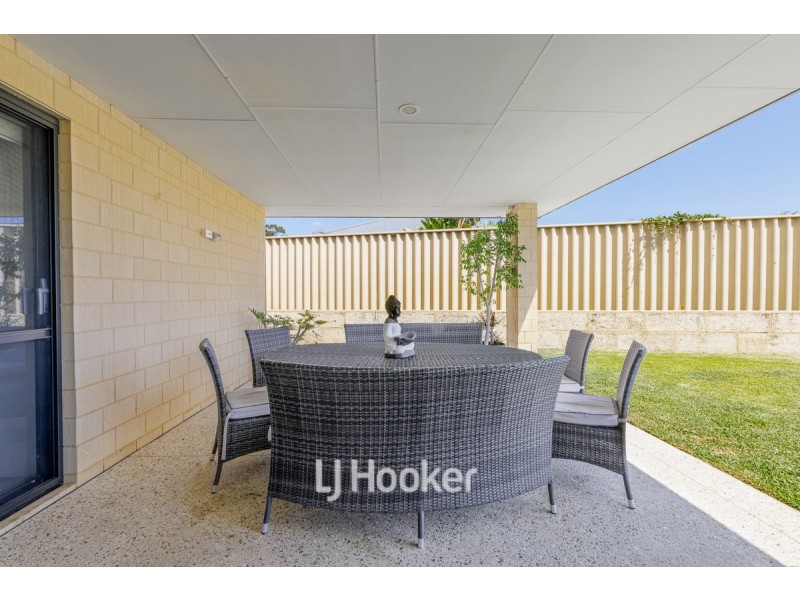 76 Hazelgrove Crecent, Millbridge WA 6232