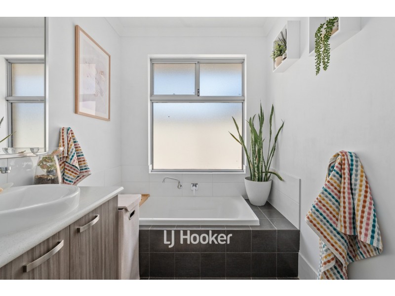 92 The Boulevard, Australind WA 6233