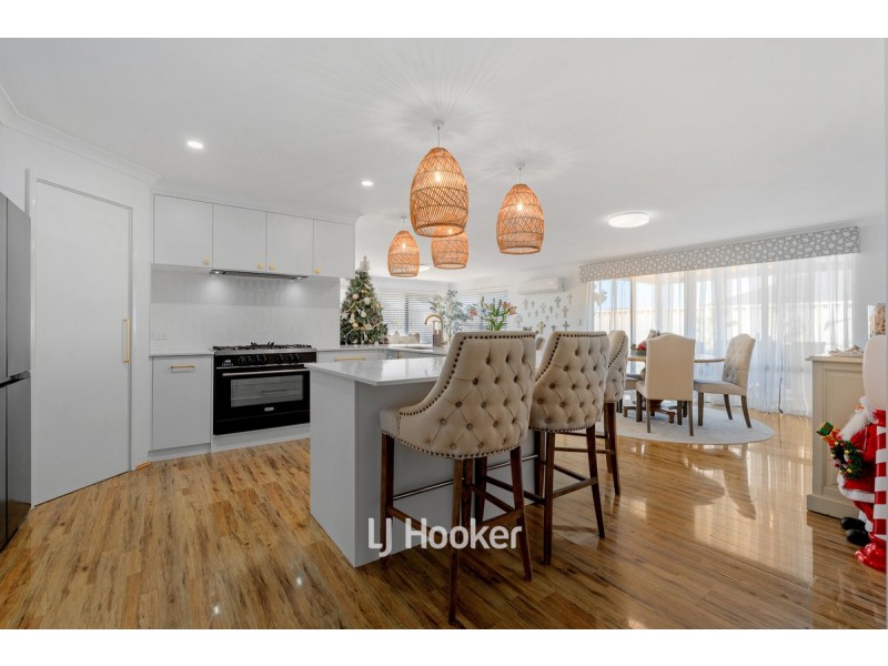 24 Chisholm Road, Dalyellup WA 6230