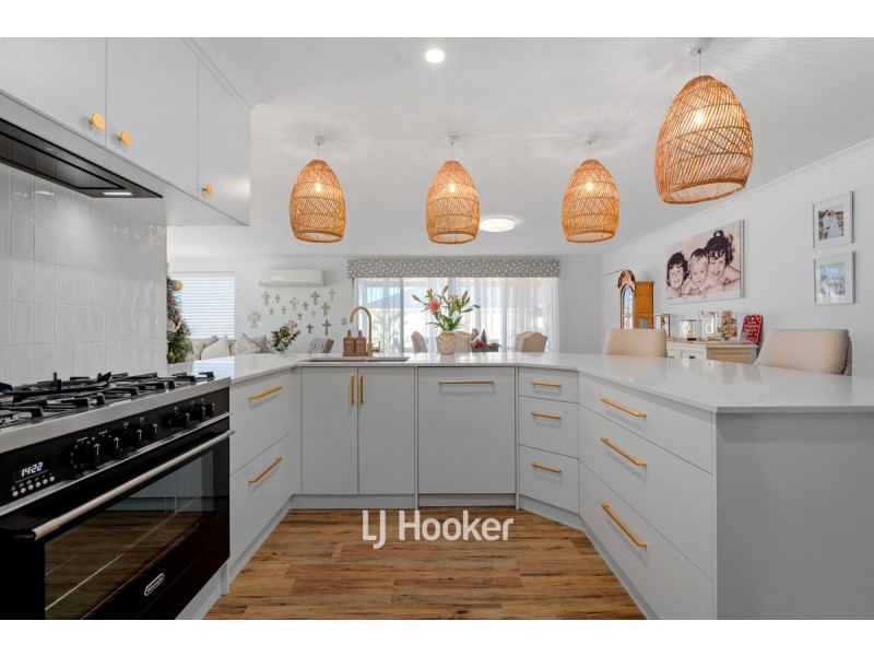 24 Chisholm Road, Dalyellup WA 6230