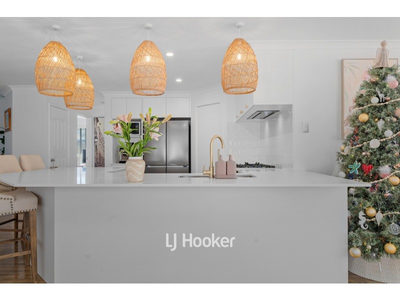 24 Chisholm Road, Dalyellup WA 6230