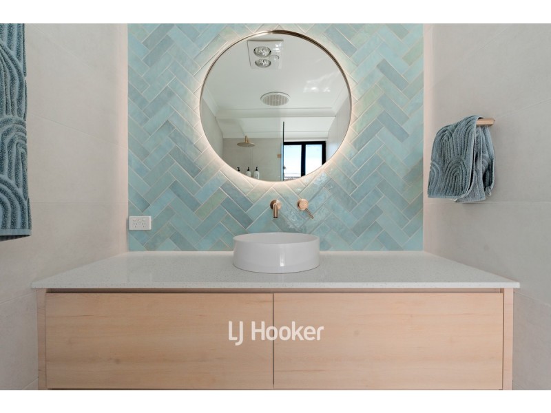 24 Chisholm Road, Dalyellup WA 6230