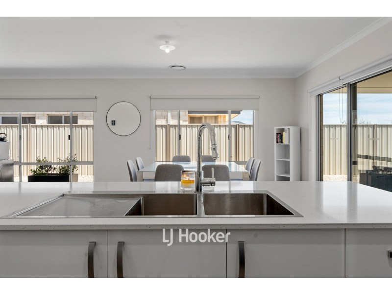 21 Chamaeleon Approach, Australind WA 6233