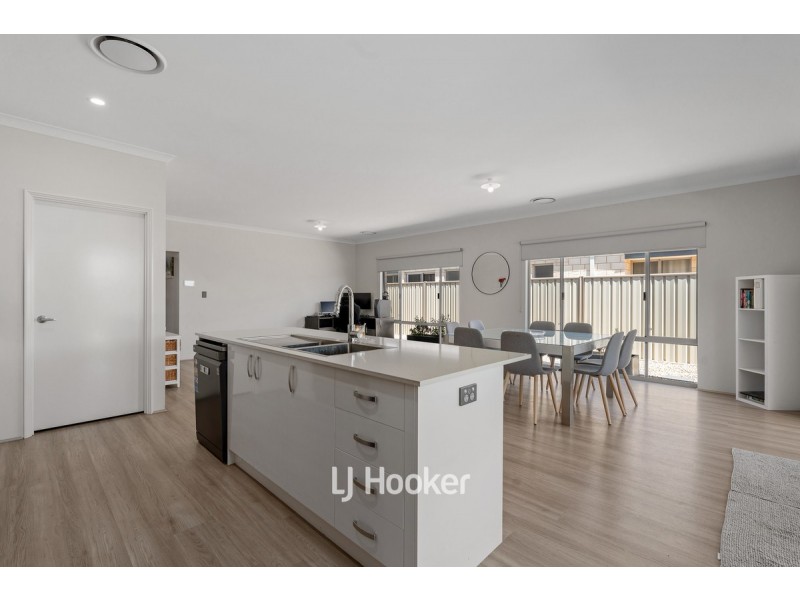 21 Chamaeleon Approach, Australind WA 6233