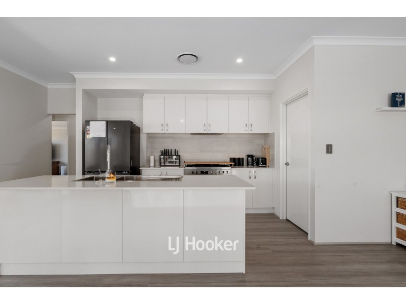 21 Chamaeleon Approach, Australind WA 6233