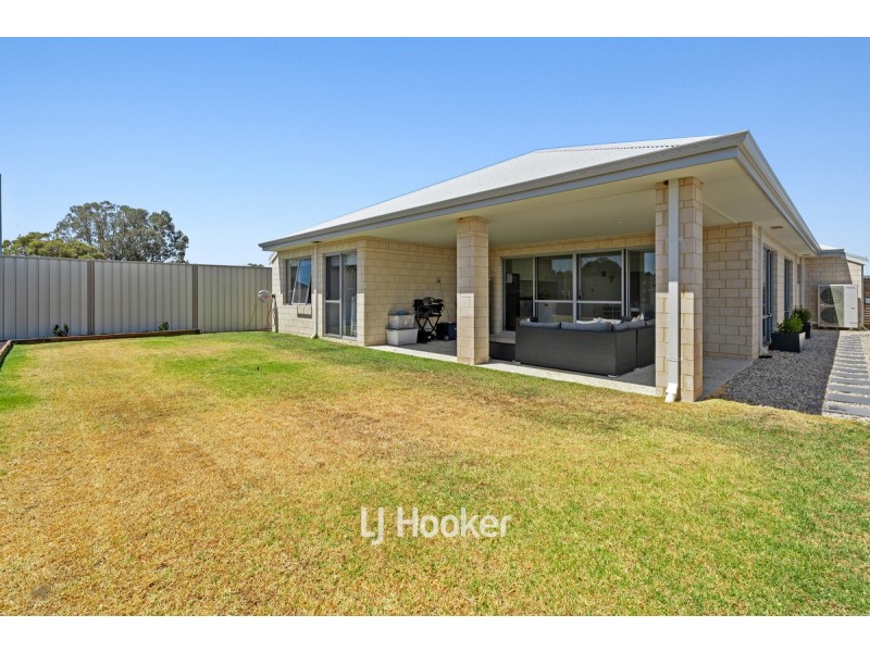 21 Chamaeleon Approach, Australind WA 6233