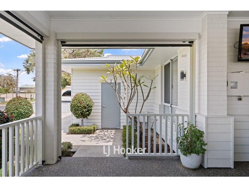 8 Earnshaw Road, West Busselton WA 6280
