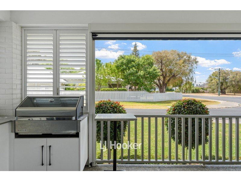 8 Earnshaw Road, West Busselton WA 6280