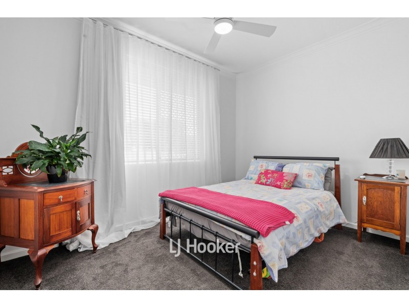8 Earnshaw Road, West Busselton WA 6280