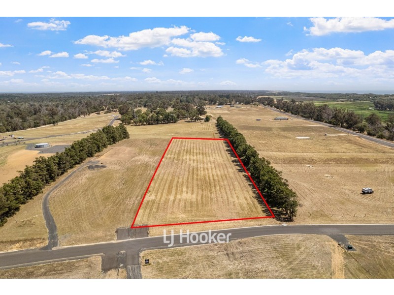 22 Acreage Boulevard, Dalyellup WA 6230