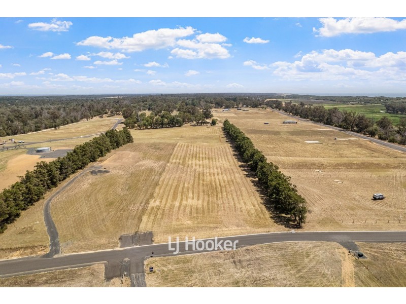 22 Acreage Boulevard, Dalyellup WA 6230