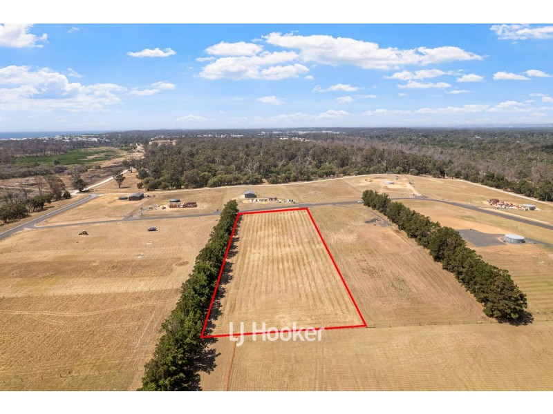 22 Acreage Boulevard, Dalyellup WA 6230