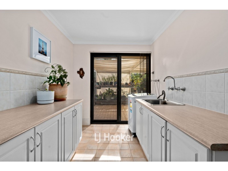 37 Maidment Parade, Dalyellup WA 6230