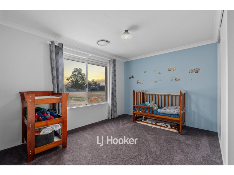 100 Holland Loop, Crooked Brook WA 6236