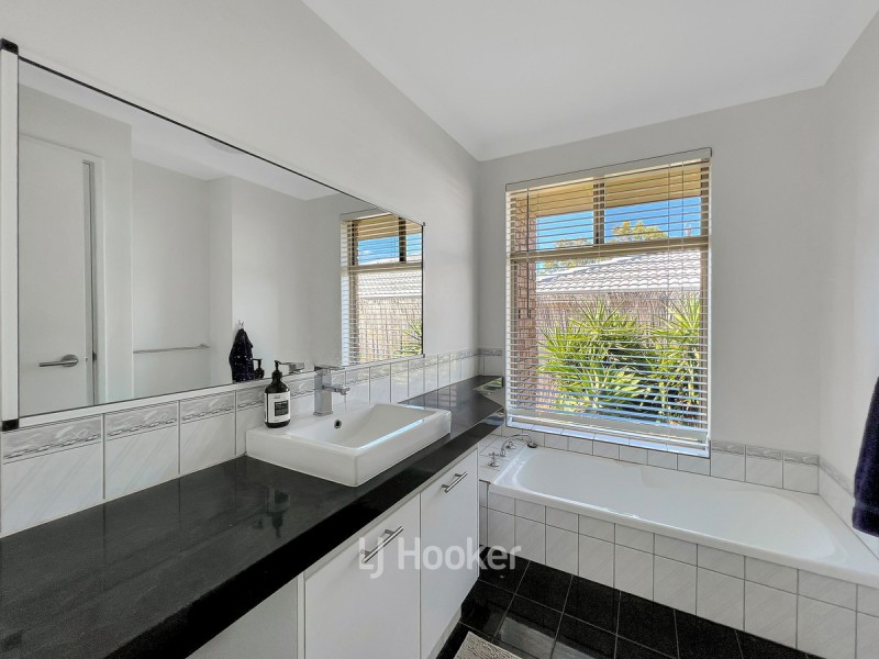 4 Wallaroo Way, Australind WA 6233