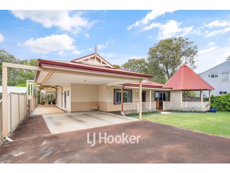 8 John Street, Abbey WA 6280