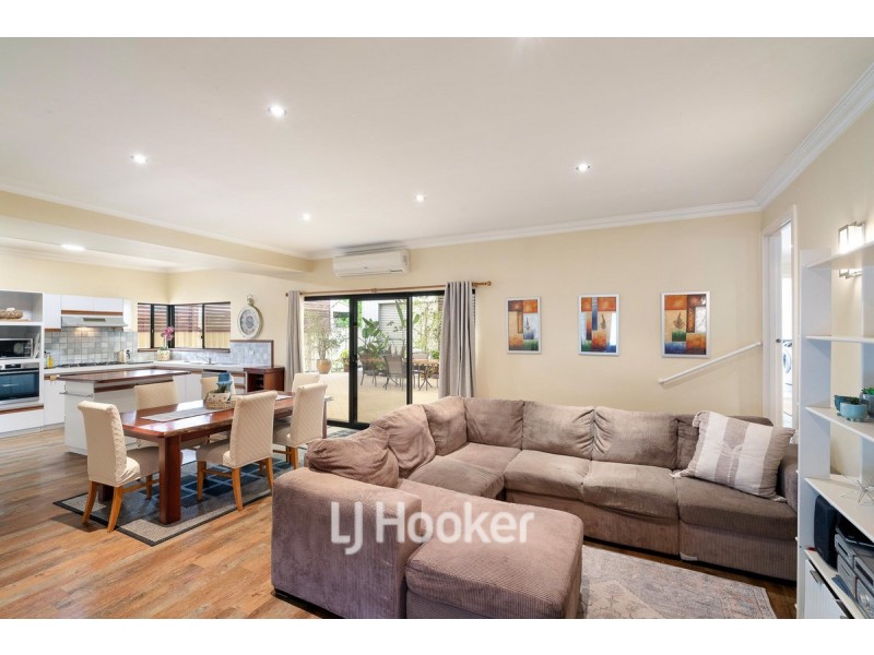 8 John Street, Abbey WA 6280