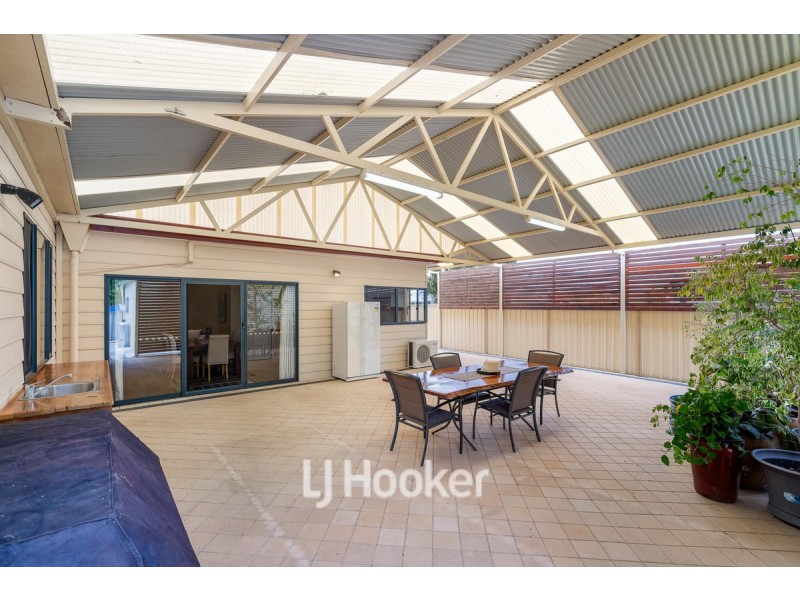 8 John Street, Abbey WA 6280