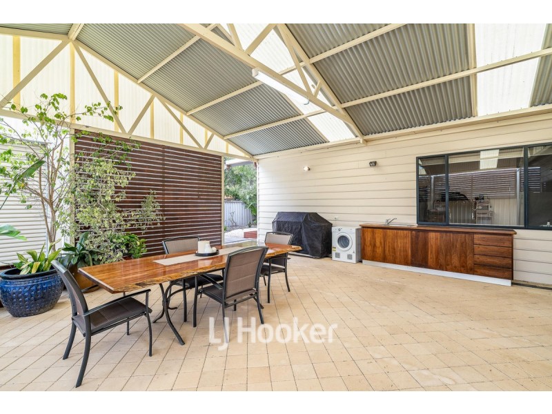 8 John Street, Abbey WA 6280