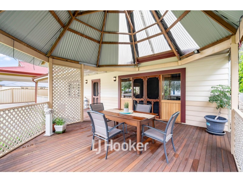 8 John Street, Abbey WA 6280