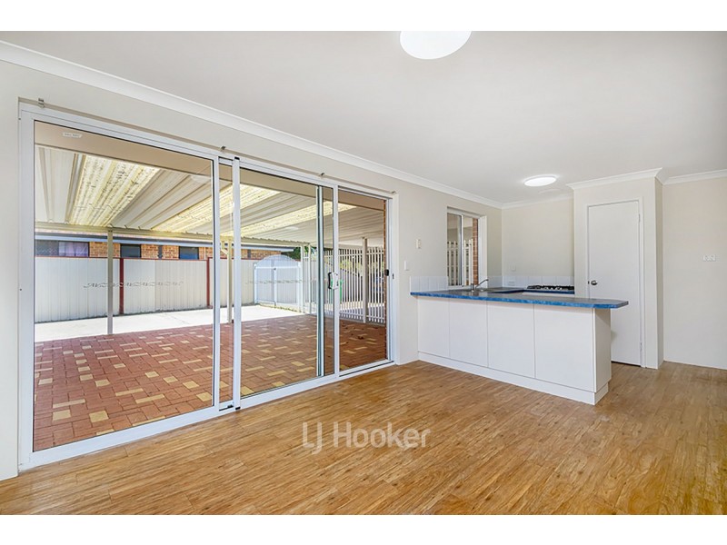 72 Somerville Drive, College Grove WA 6230