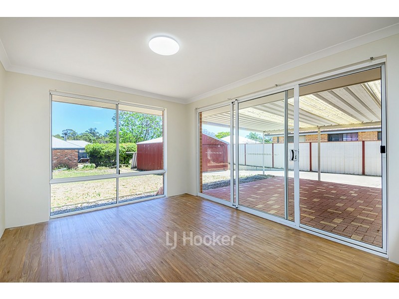 72 Somerville Drive, College Grove WA 6230