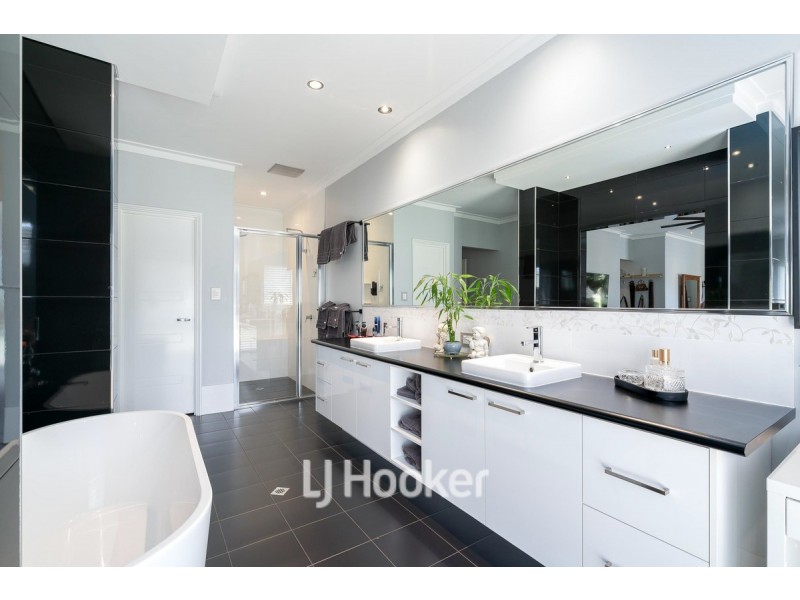 20 Hebrides Close, Quindalup WA 6281
