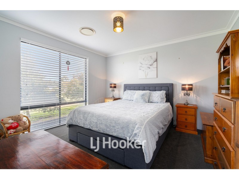 20 Hebrides Close, Quindalup WA 6281