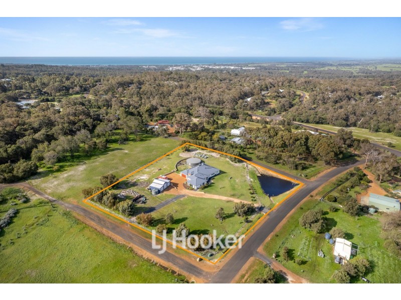 20 Hebrides Close, Quindalup WA 6281