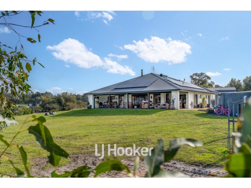 20 Hebrides Close, Quindalup WA 6281