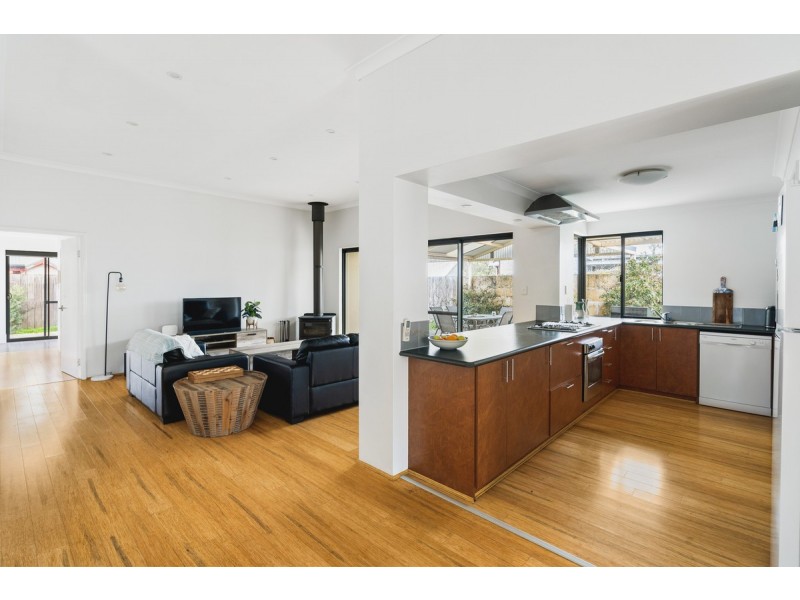 15 Curtis Street, Dunsborough WA 6281