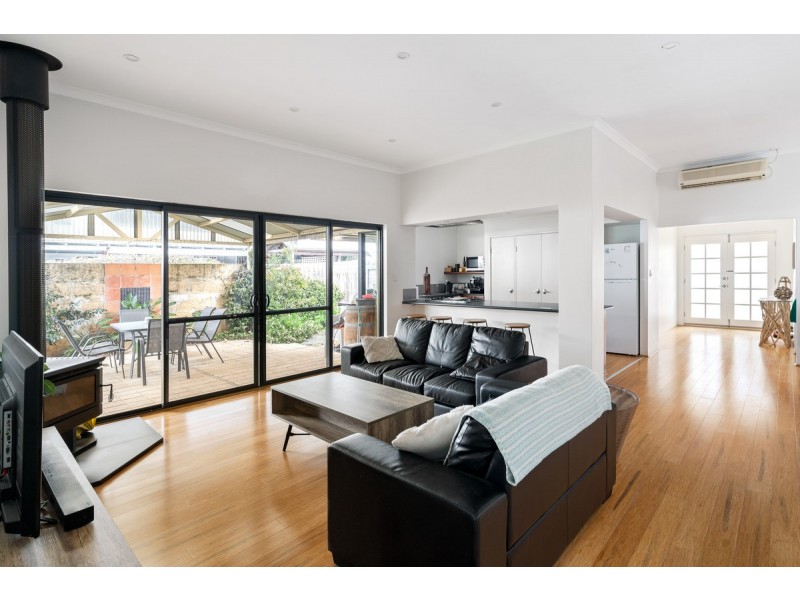 15 Curtis Street, Dunsborough WA 6281