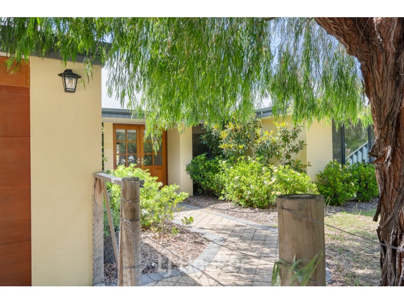 8 Westminster Avenue, West Busselton WA 6280