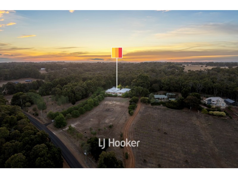 62 Summerville Crescent, Yallingup Siding WA 6282