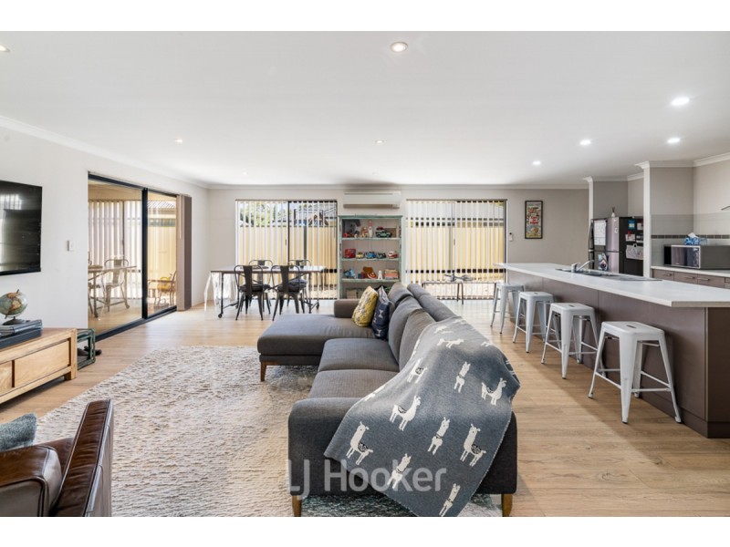 4 Daintree Loop, Yalyalup WA 6280