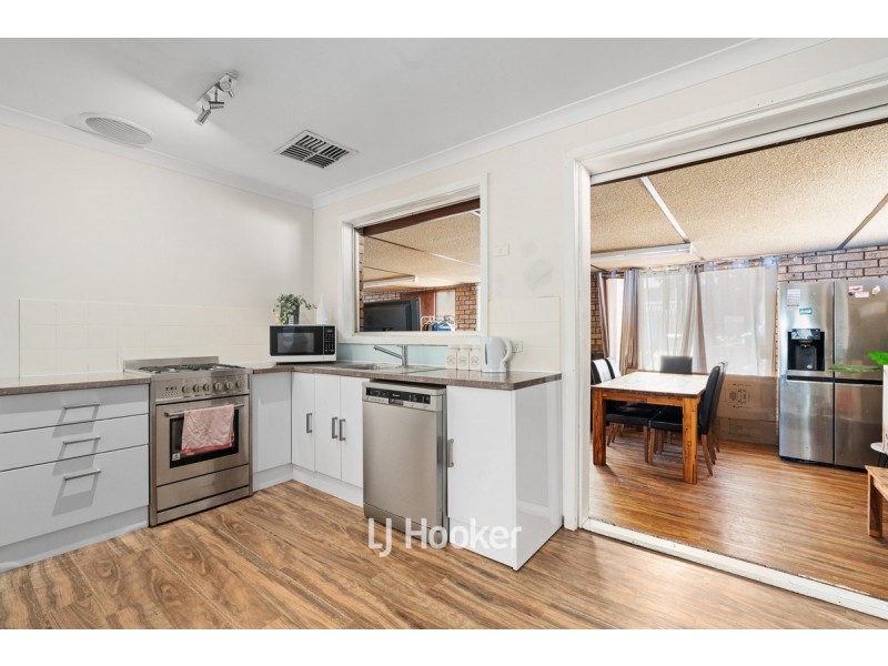 77 Hamilton Road, Eaton WA 6232