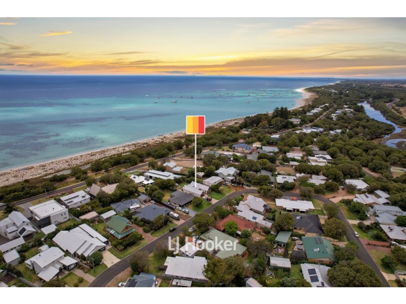13 Ollis Street, Quindalup WA 6281